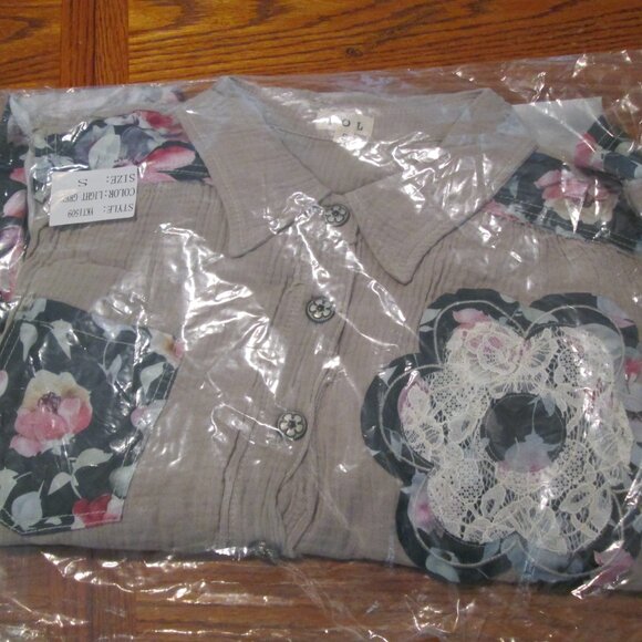 ๐ธ๐ชถโฎ๏ธPOL Boho Hippie Jacket โ Double Gauze & Lace A-Line Top with Floral Ruffle - Picture 8 of 8